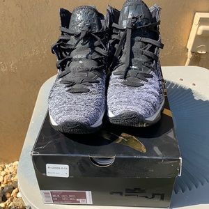 Black/White Lebron 17 Basketball sneakers.